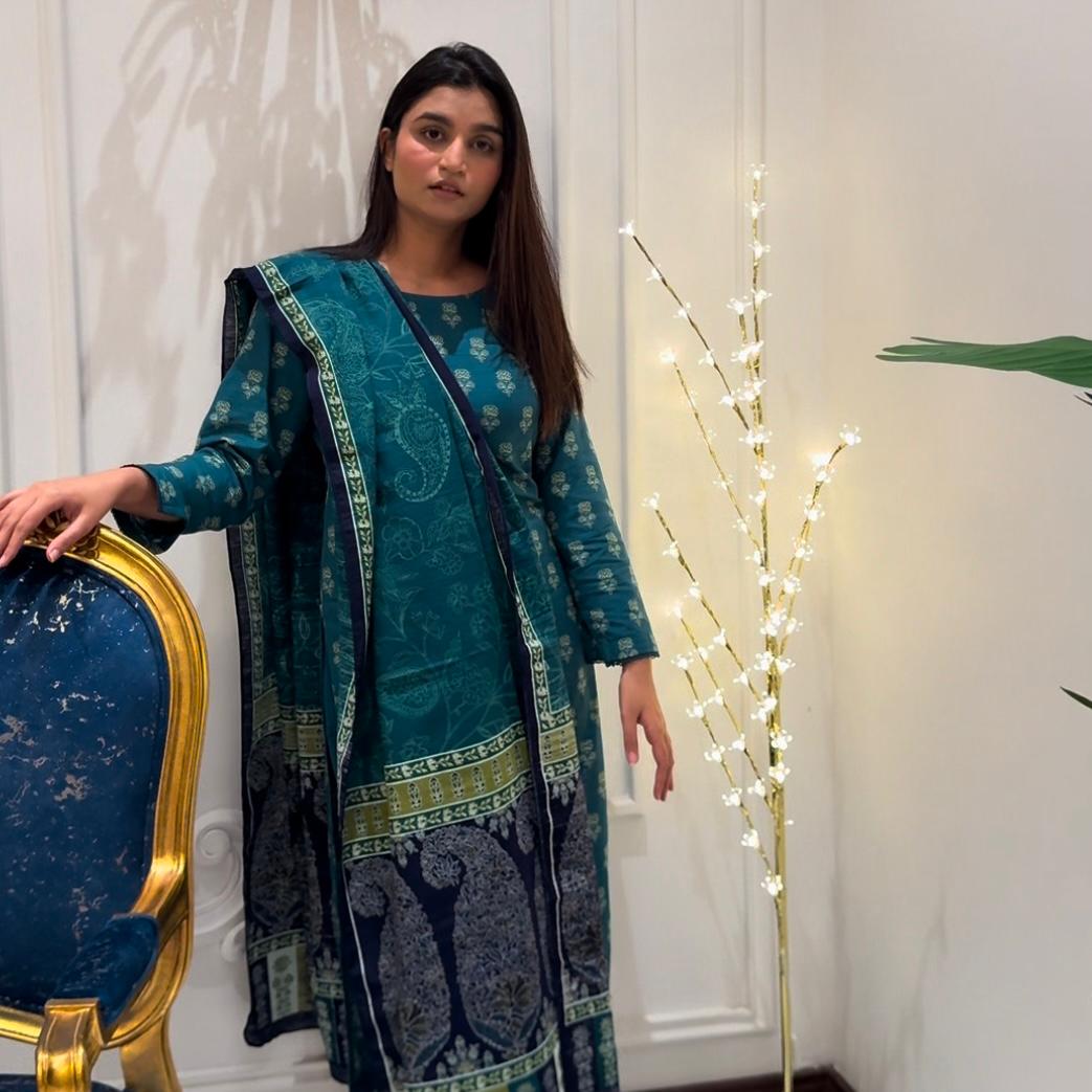 Standing Lamp with Mini Tingling Flowers – 5 Feet Tall with Elegant Stand