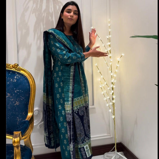 Standing Lamp with Mini Tingling Flowers – 5 Feet Tall with Elegant Stand